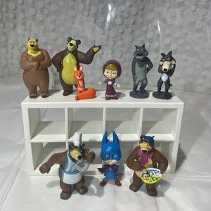 🎁2 for $15- Masha and the 🐻Bear blind bag figures